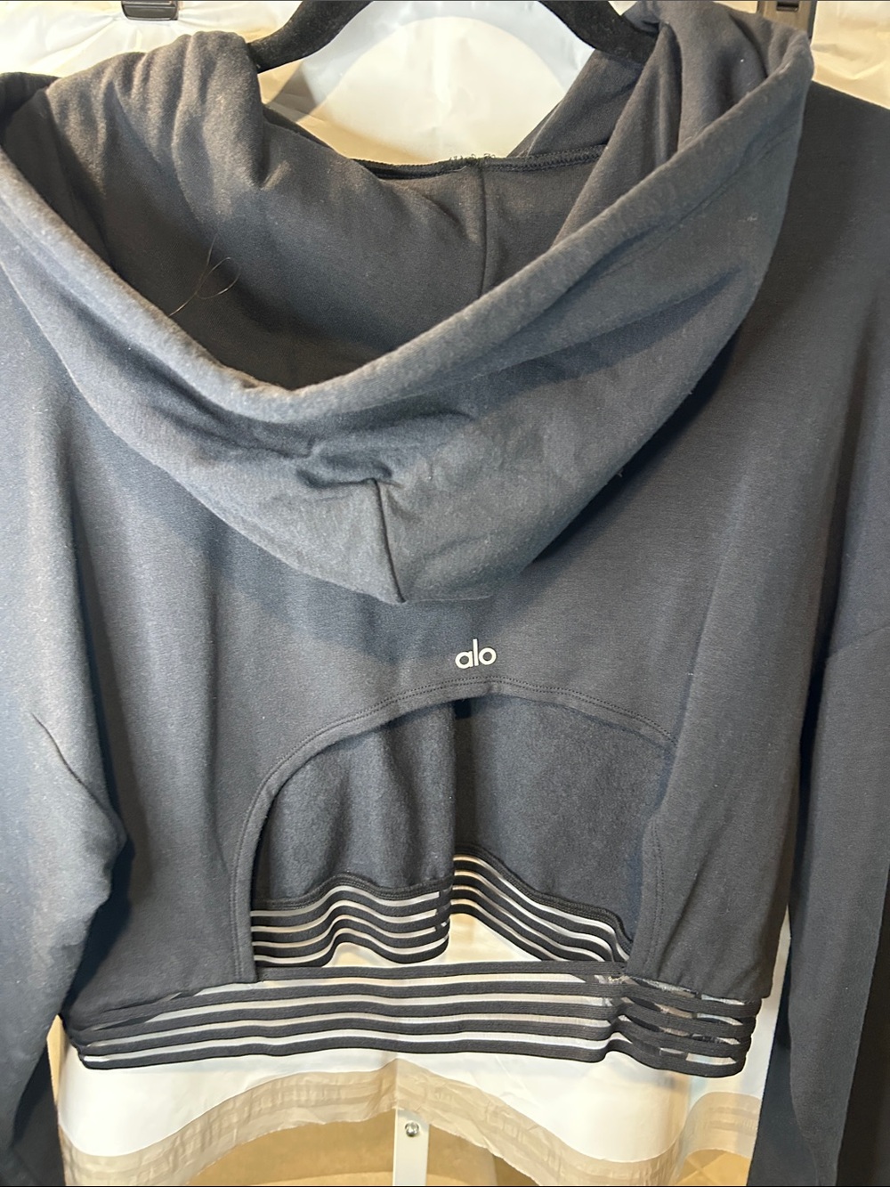 ALO Yoga Women Black Hooded Cropped Pullover with Striped Hem - Picture 3 of 8